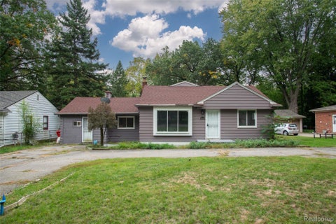 Photo of 21613 Wallace Drive, Southfield City, MI 48075 (MLS # 20261079562)