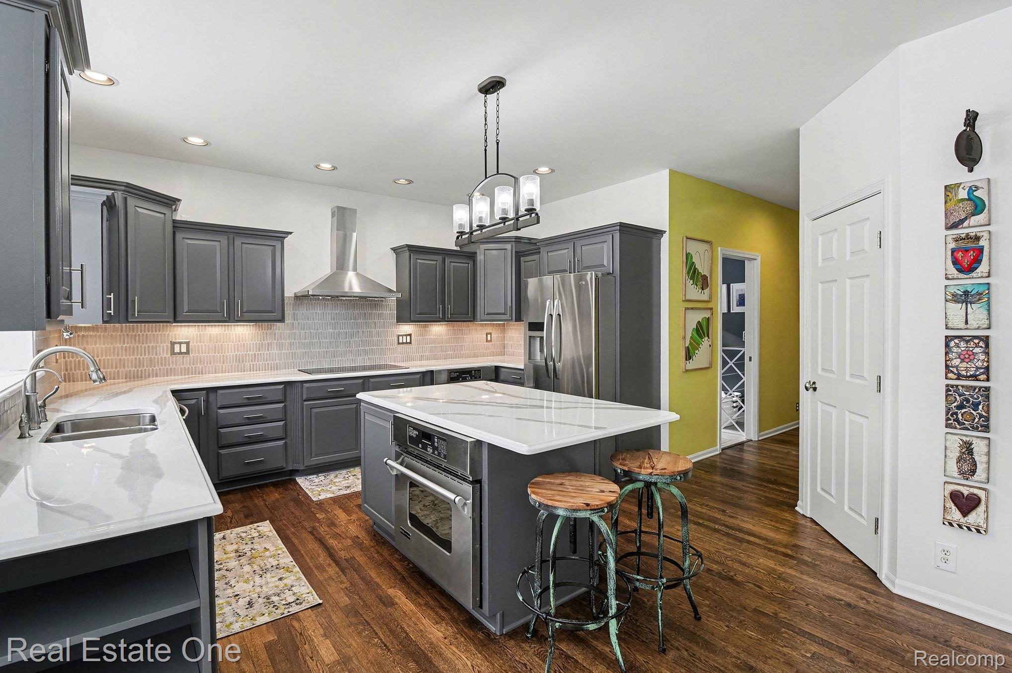 7907 Brookwood Drive