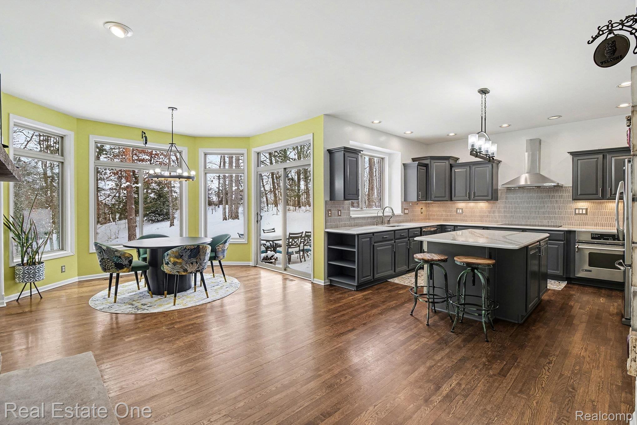 7907 Brookwood Drive