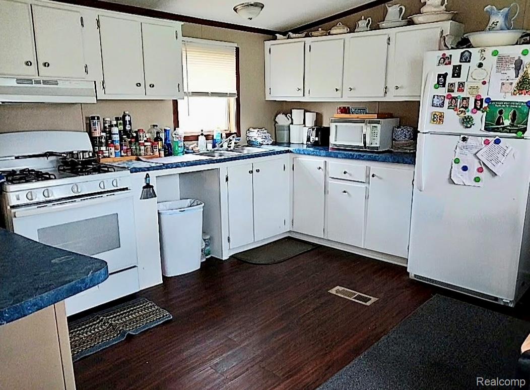 4101 S Sheridan Road 246