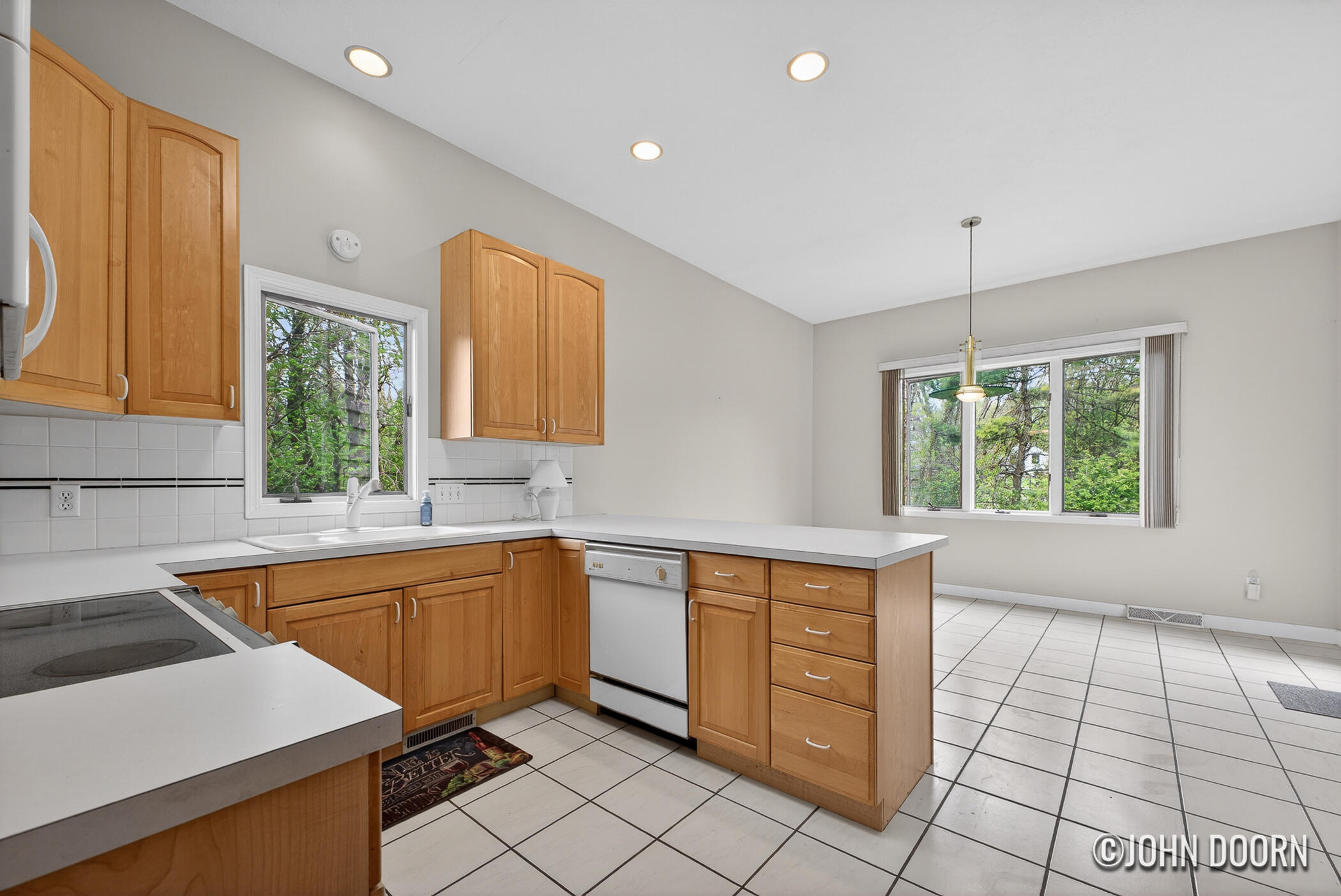 57 Rollingbrook Drive NE