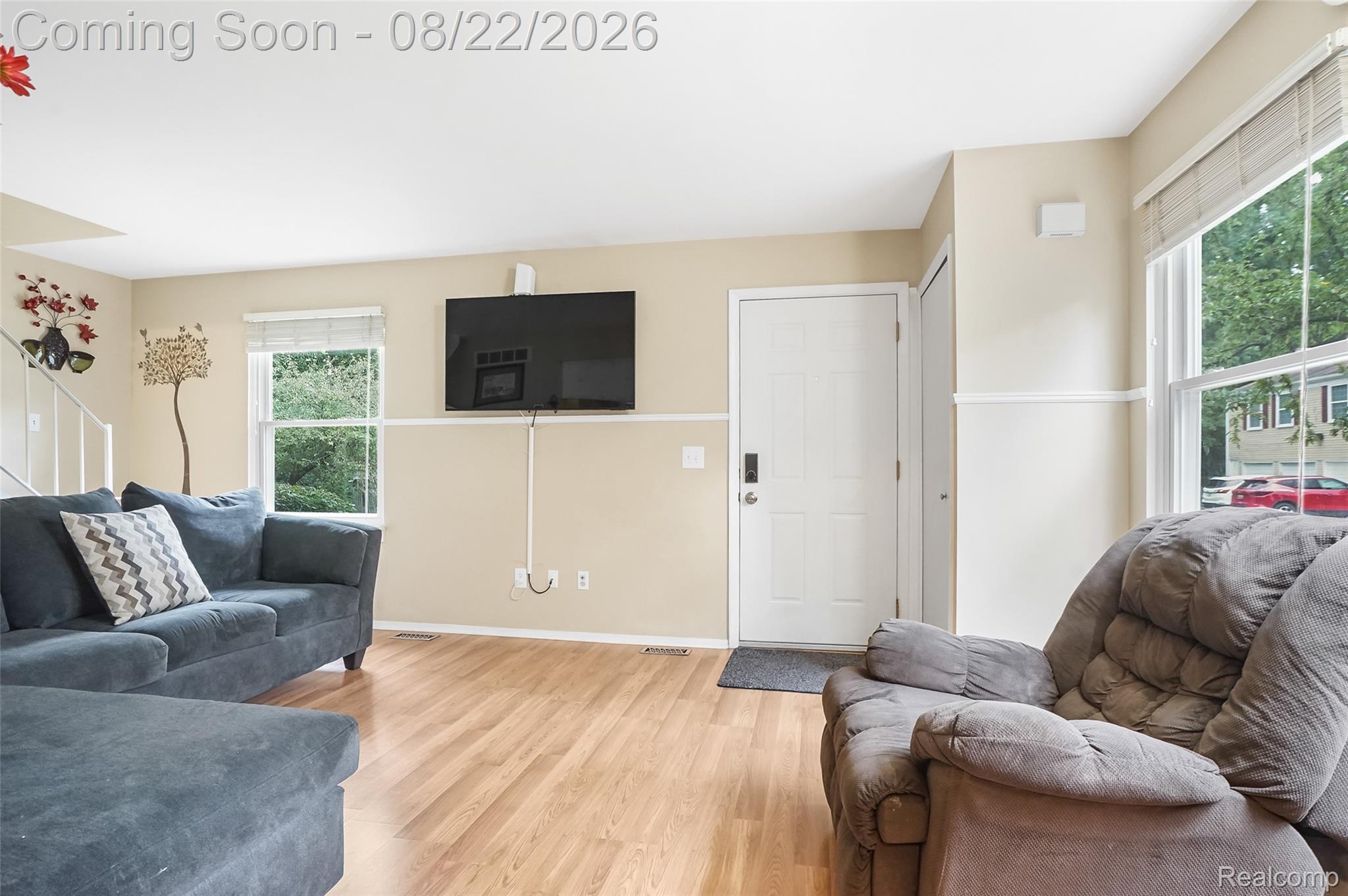 385 Neptune Drive