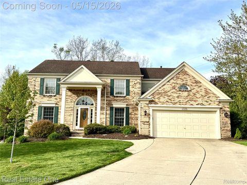 Photo of 1725 Hillcrest Drive, Rochester Hills City, MI 48306 (MLS # 20261033678)