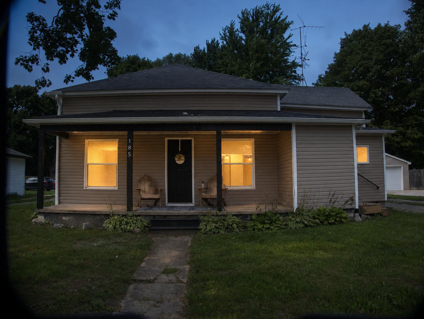 185 E Commerce Street