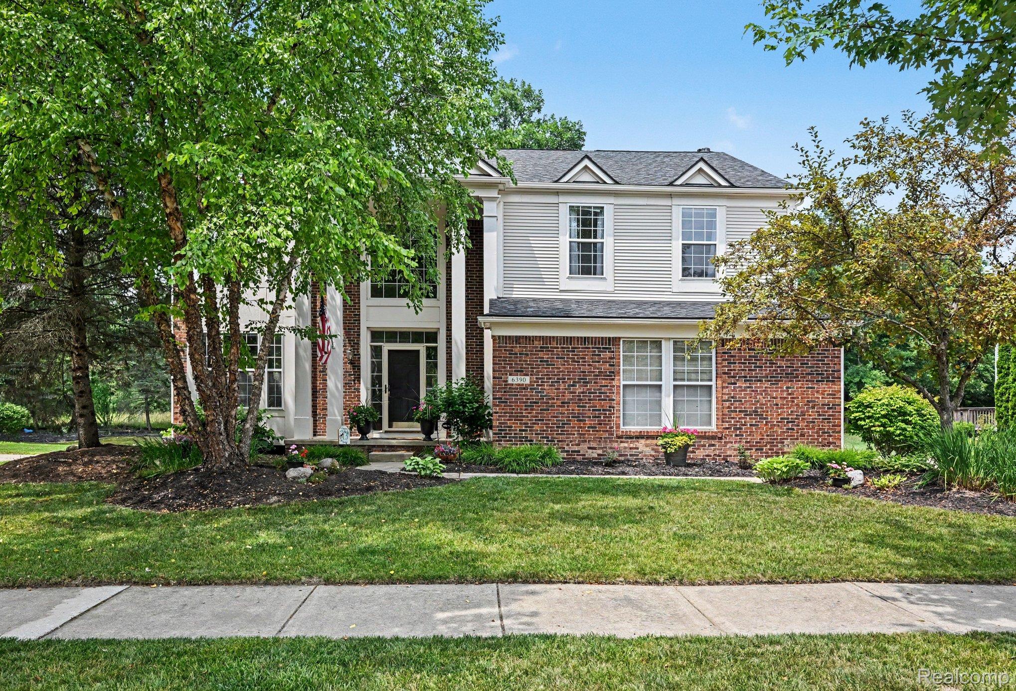 6390 Meadowlark Lane