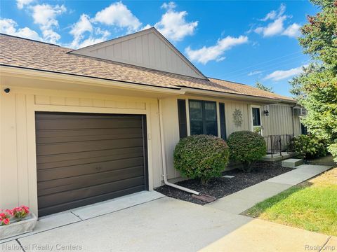 12421 Cambridge Boulevard 4 Green Oak Township MI 48178