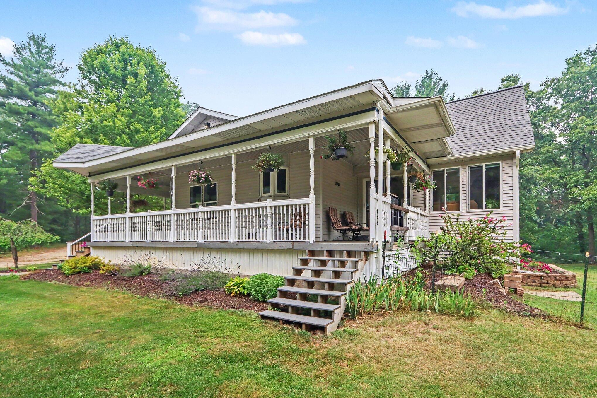 1667 Oakwood Trail