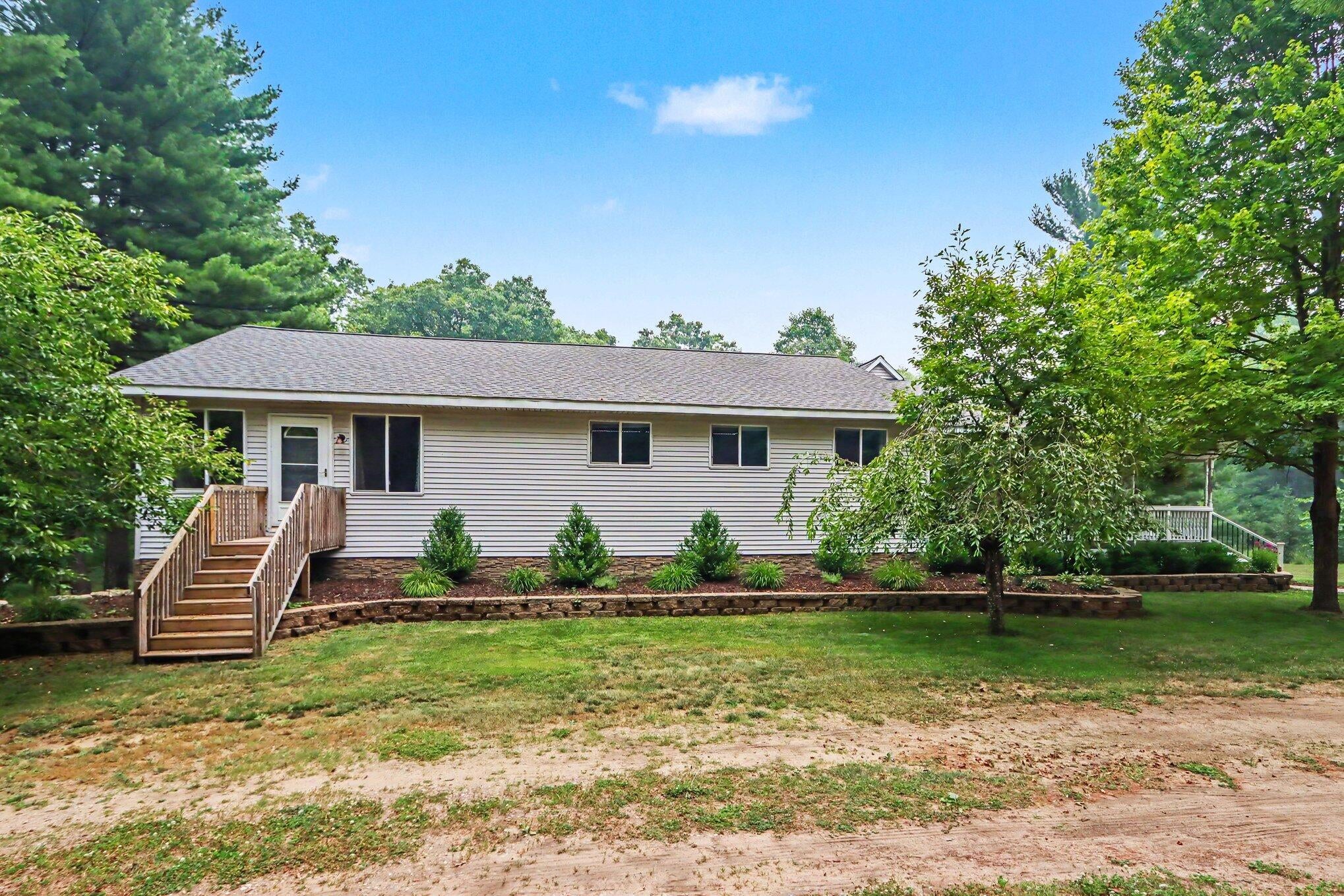 1667 Oakwood Trail