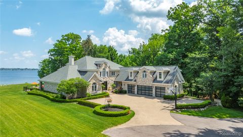 4326 COMMERCE Road Orchard Lake Village City MI 48324