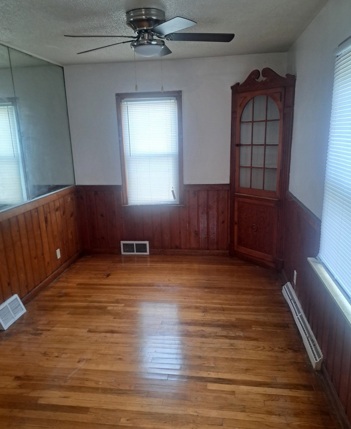 218 W Pulaski Street