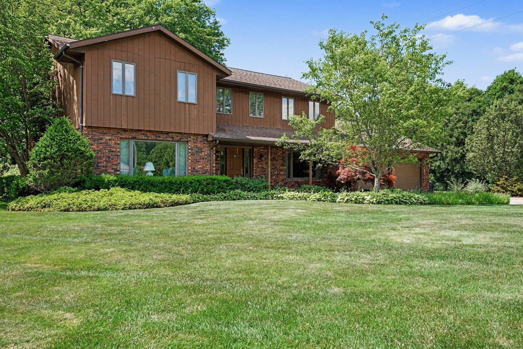 2616 Oakbrook Drive