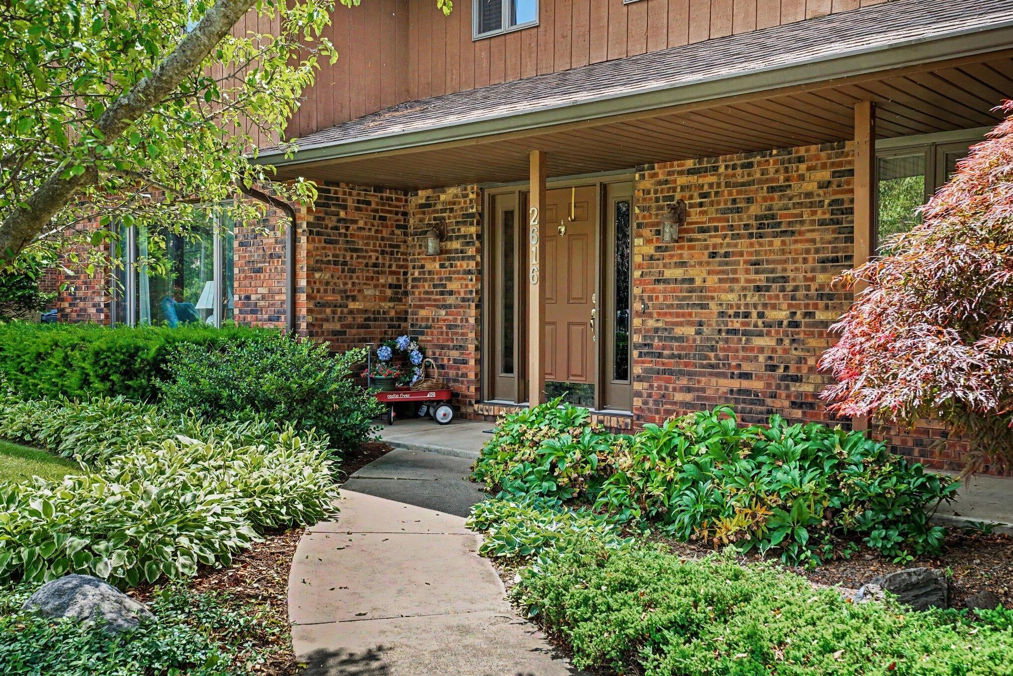 2616 Oakbrook Drive