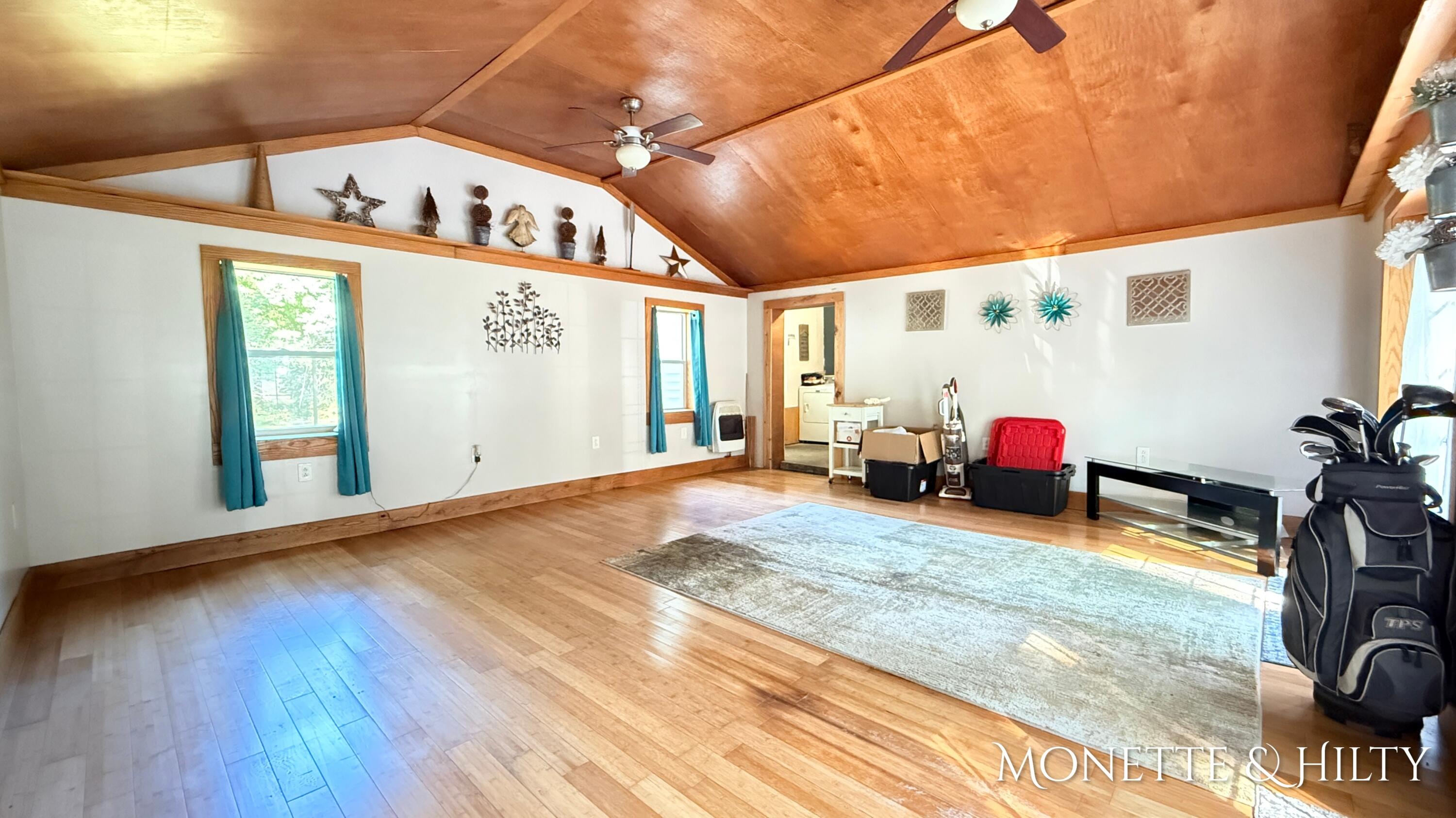 279 N Peterson Road