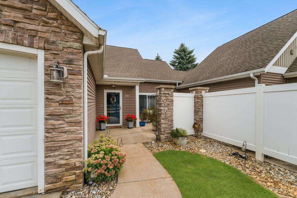 103 Lexington Point Drive