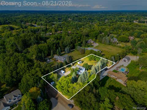 Tiny photo for 6060 Ford Road, Commerce Charter Township, MI 48382 (MLS # 20261066753)