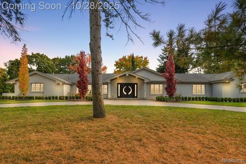 5741 Snowshoe Circle Bloomfield Charter Township MI 48301