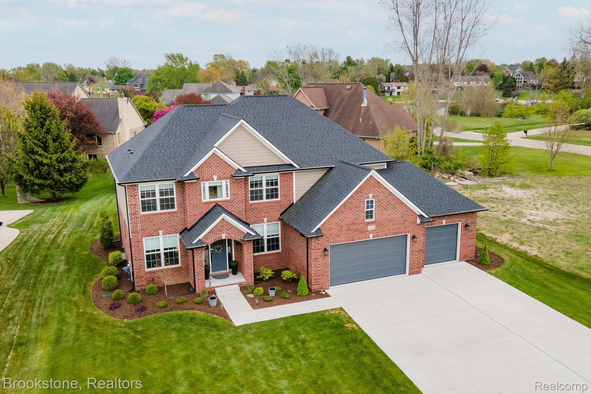 1728 John Paul Court