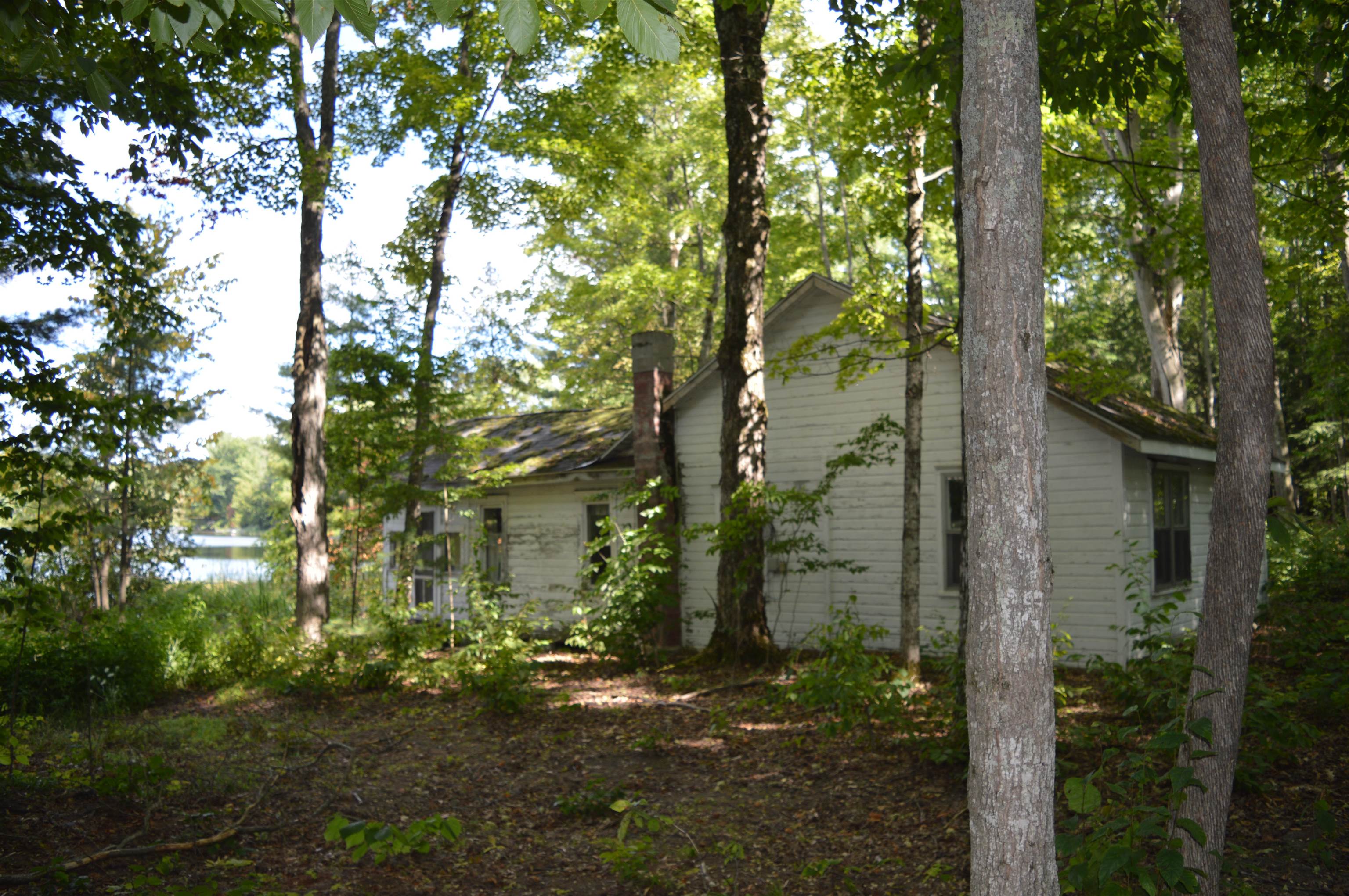 3035 NE Lincoln Drive
