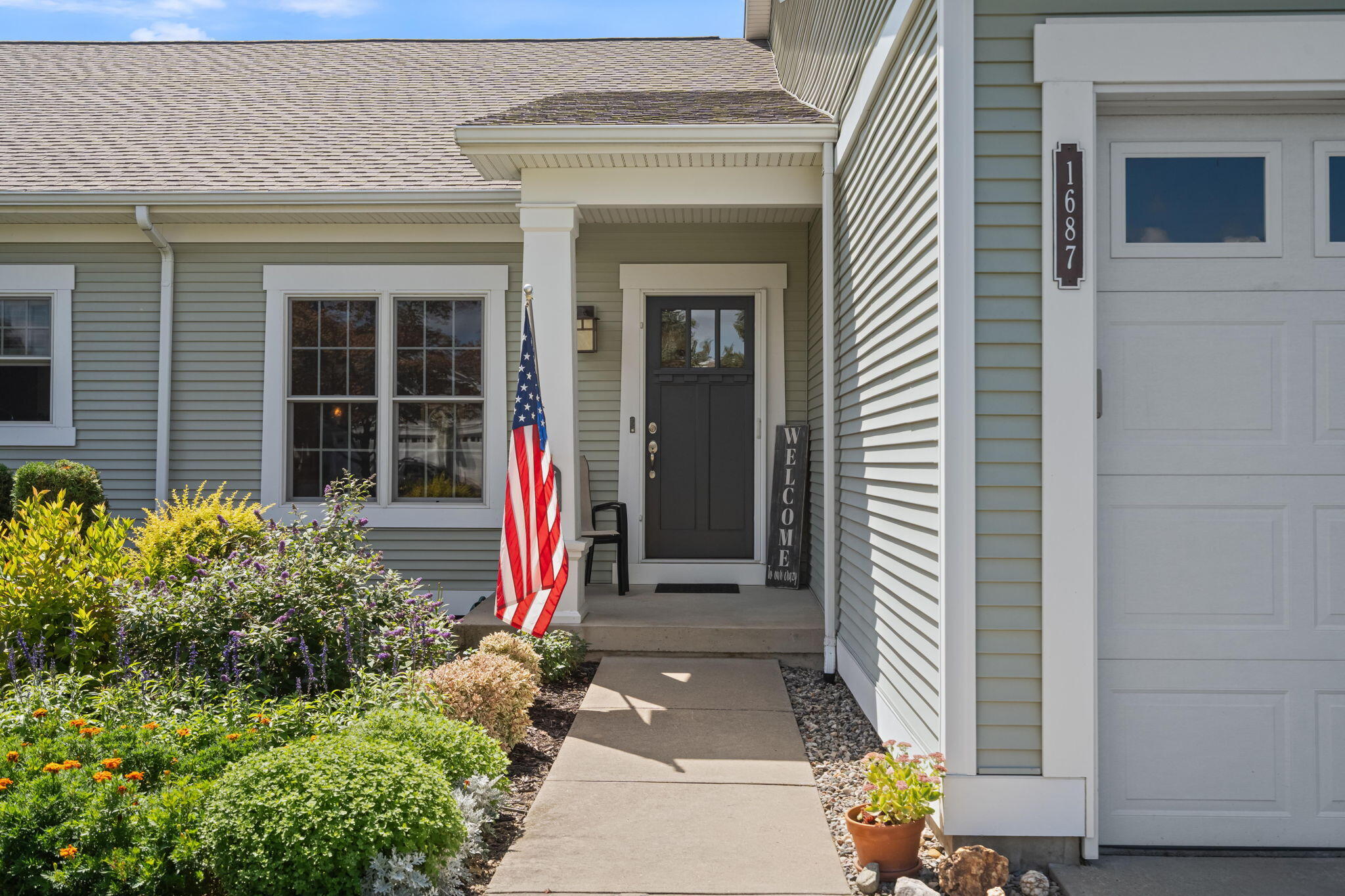 1687 S Trillium Circle