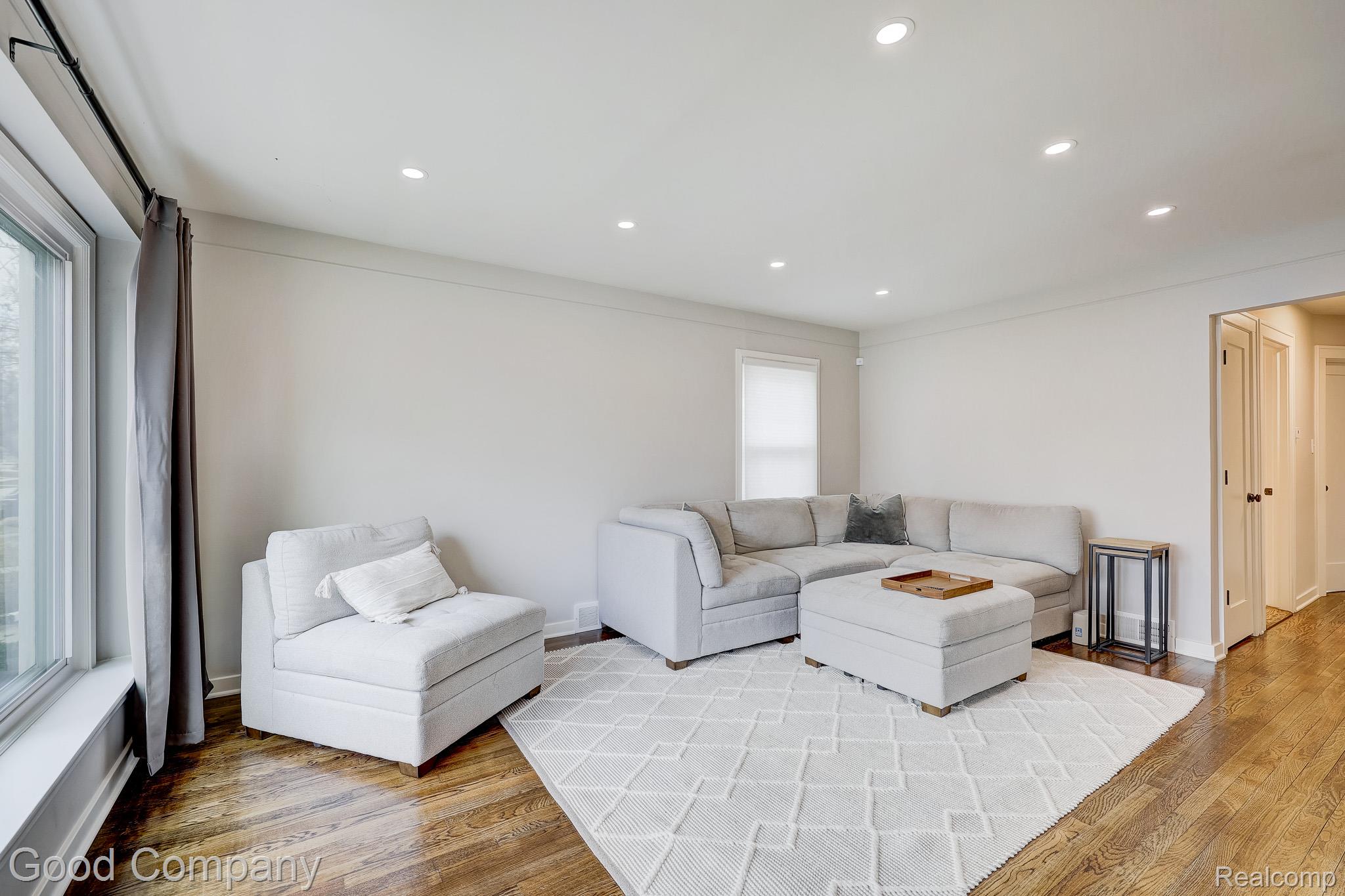 602 N Vermont Avenue