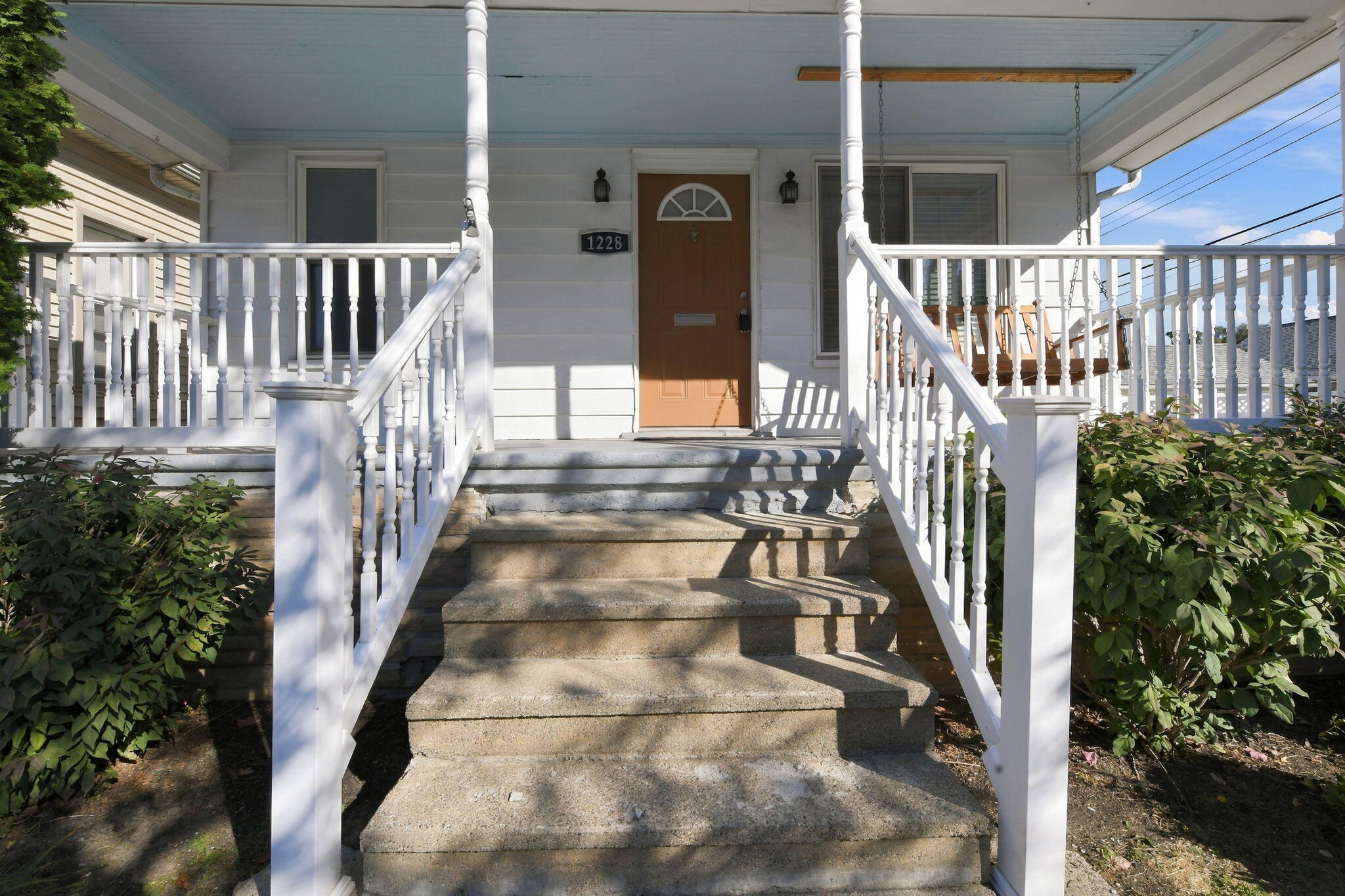 1228 Poplar Street