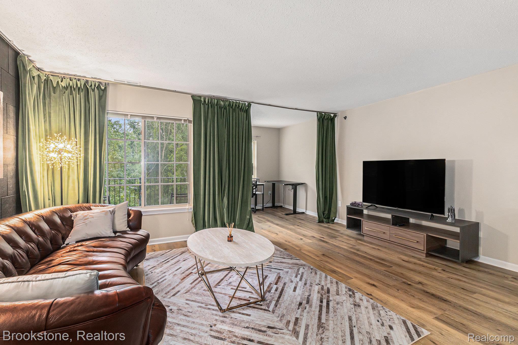 11204 Pinehurst Lane