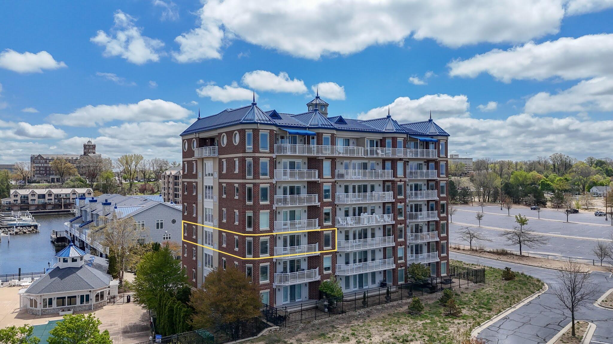 200 Lake Street 4B