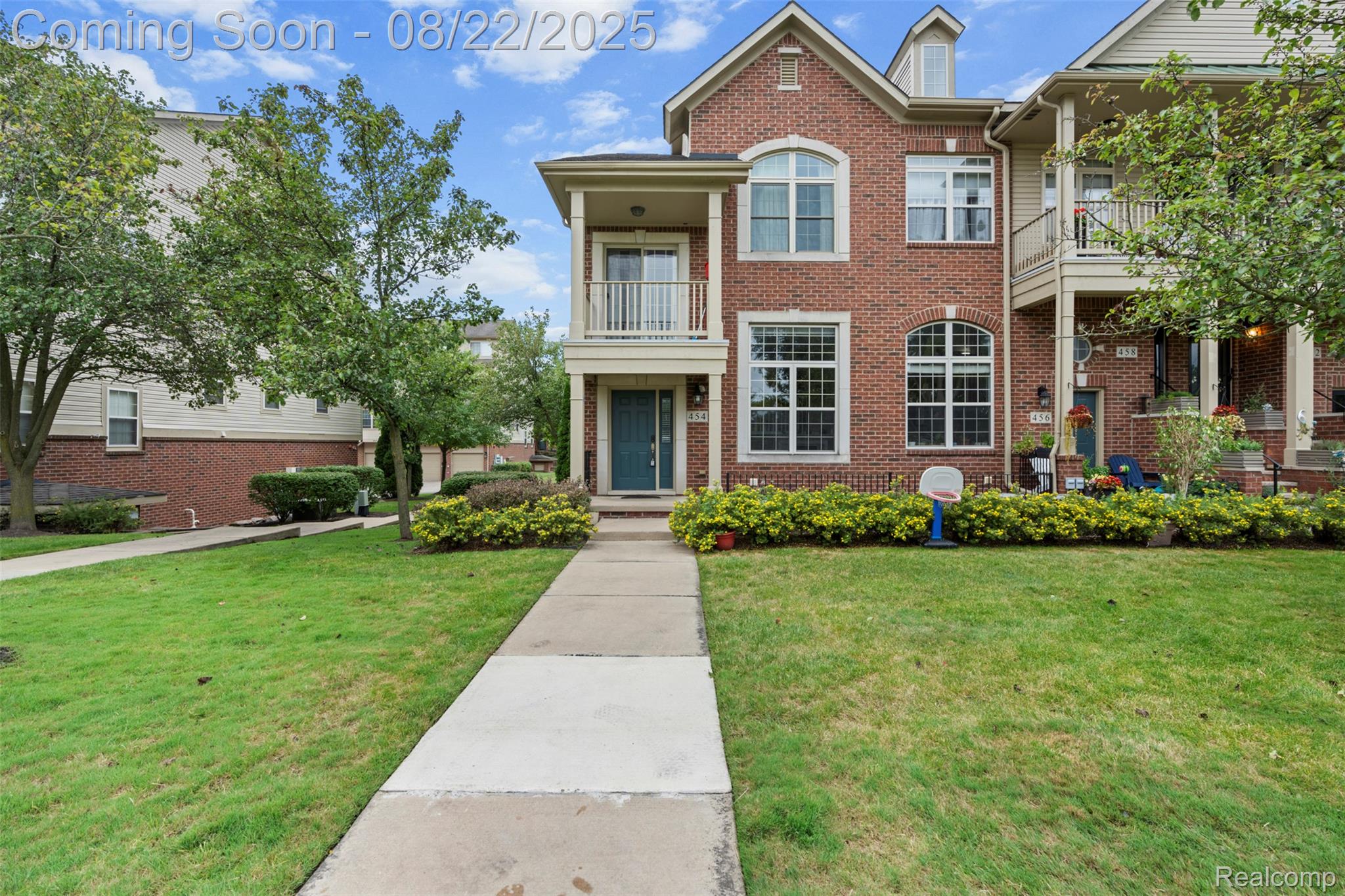 454 Old Pine Way