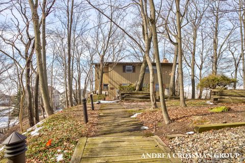 2421 Crescent Walk Park Township MI 49434