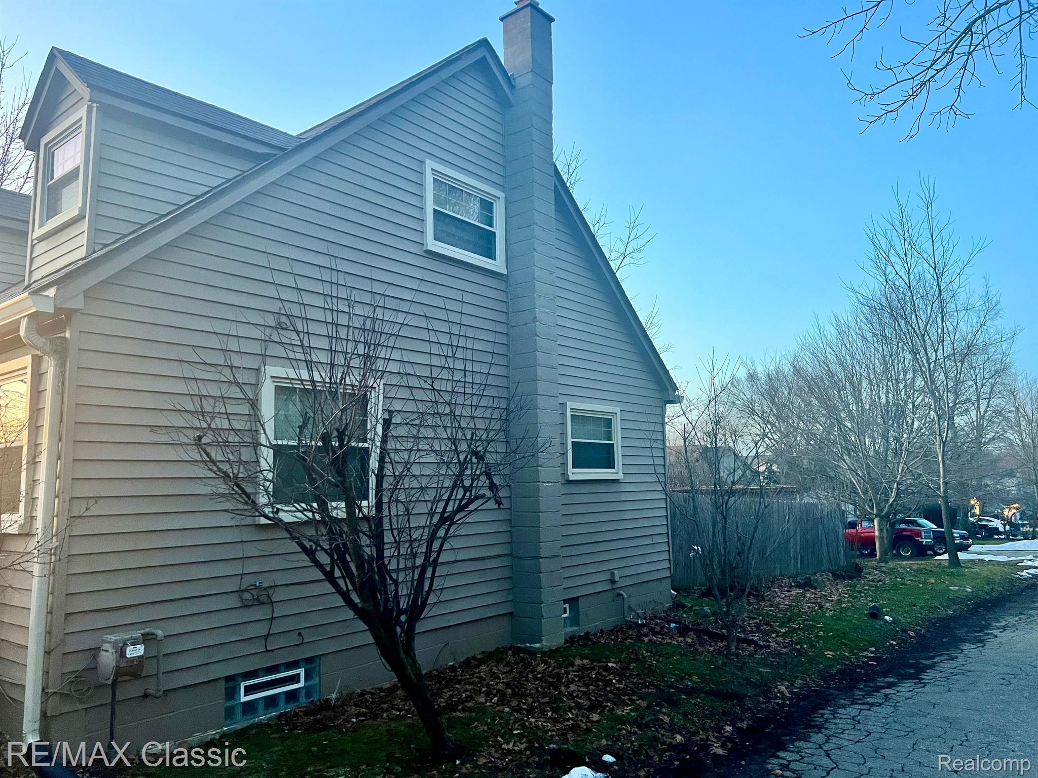 615 LEON Road
