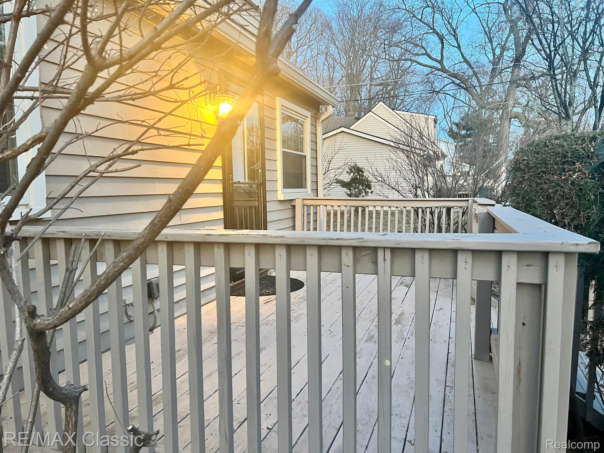 615 LEON Road