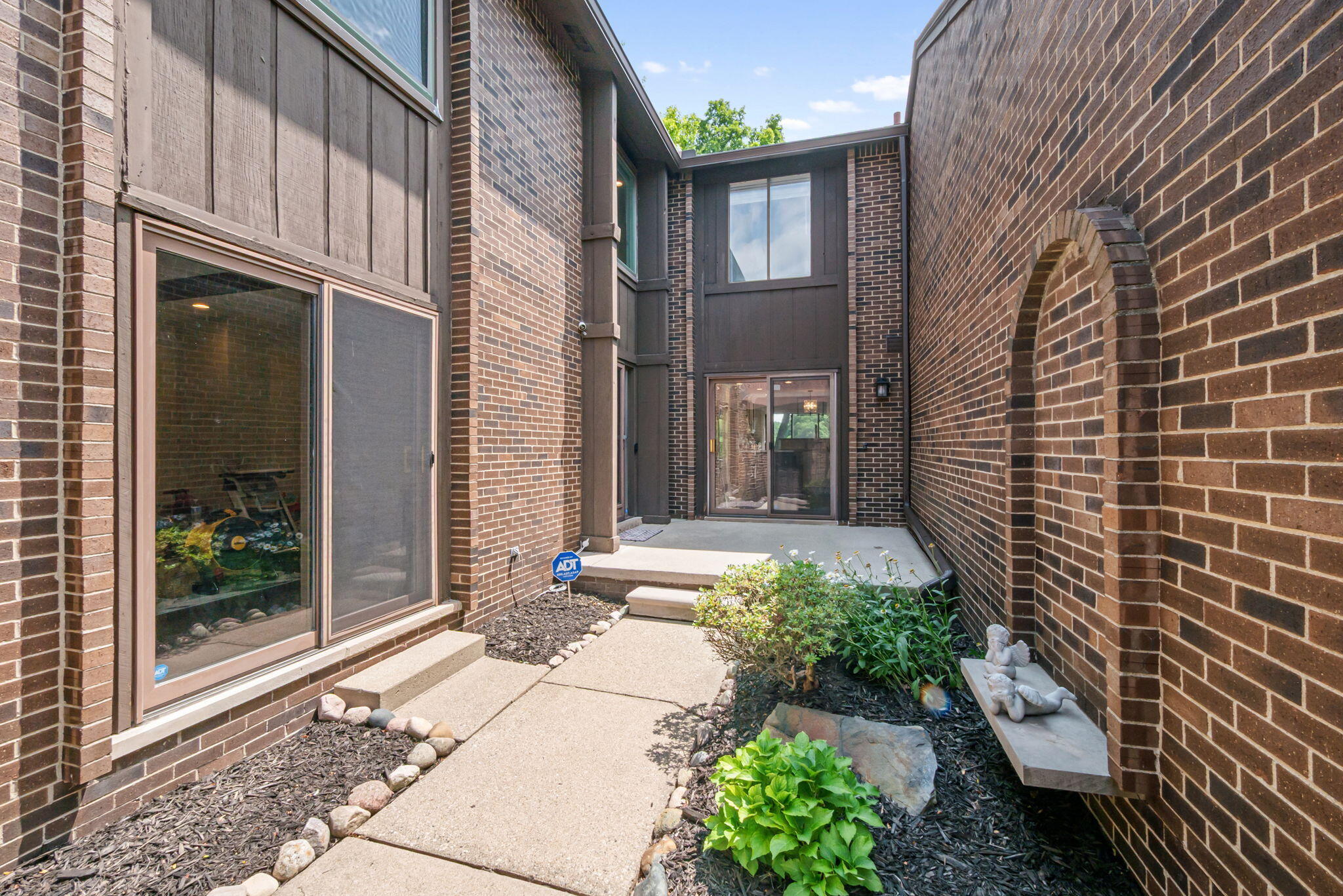 2217 Rhine Road