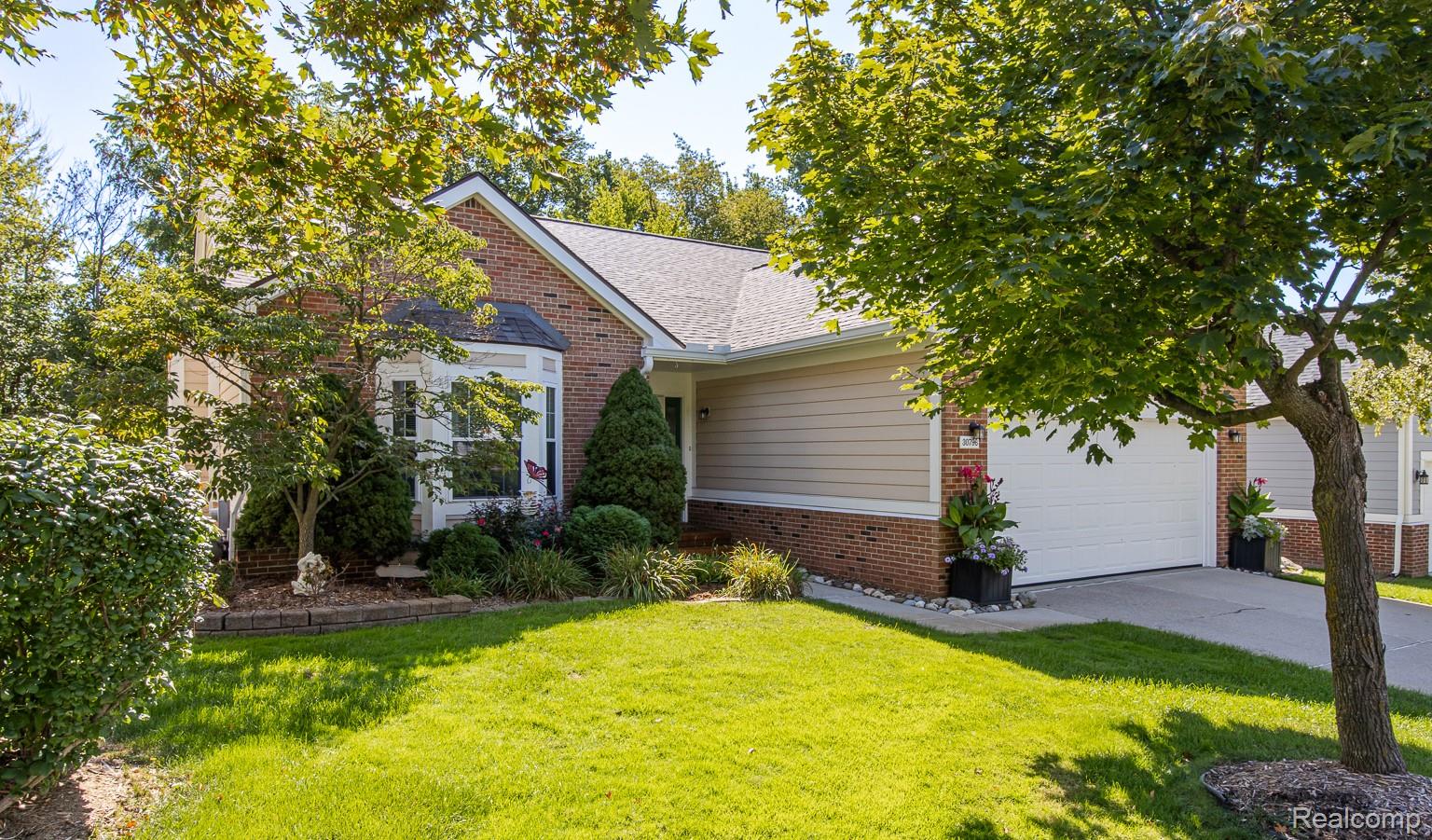30796 Golden Ridge