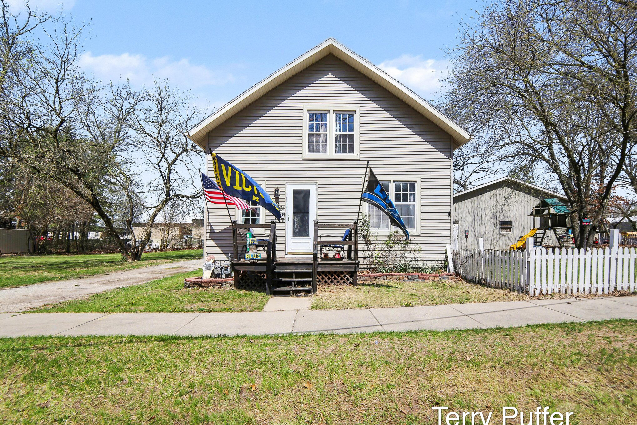 6488 3rd Street