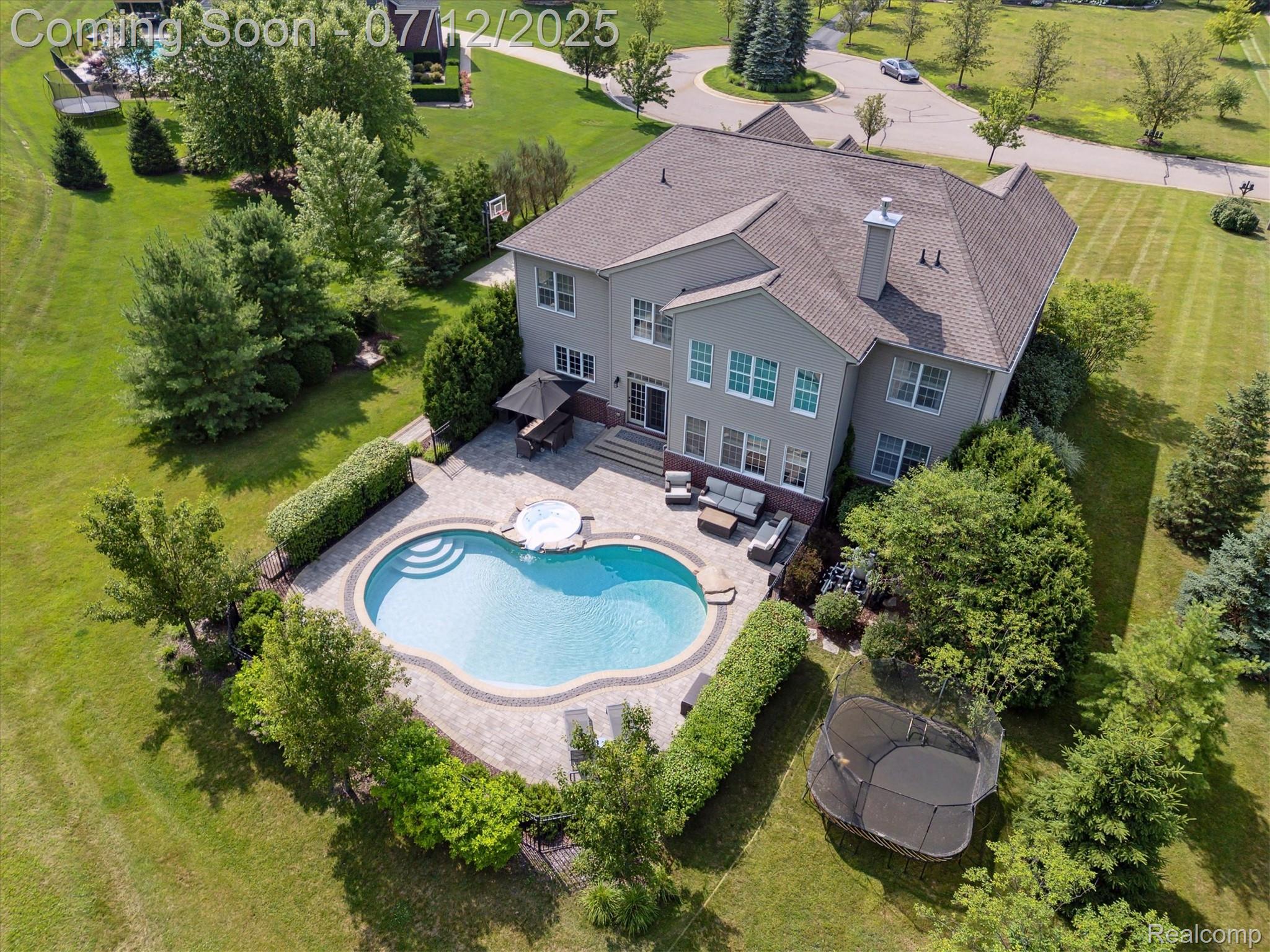 2451 Woodridge Court