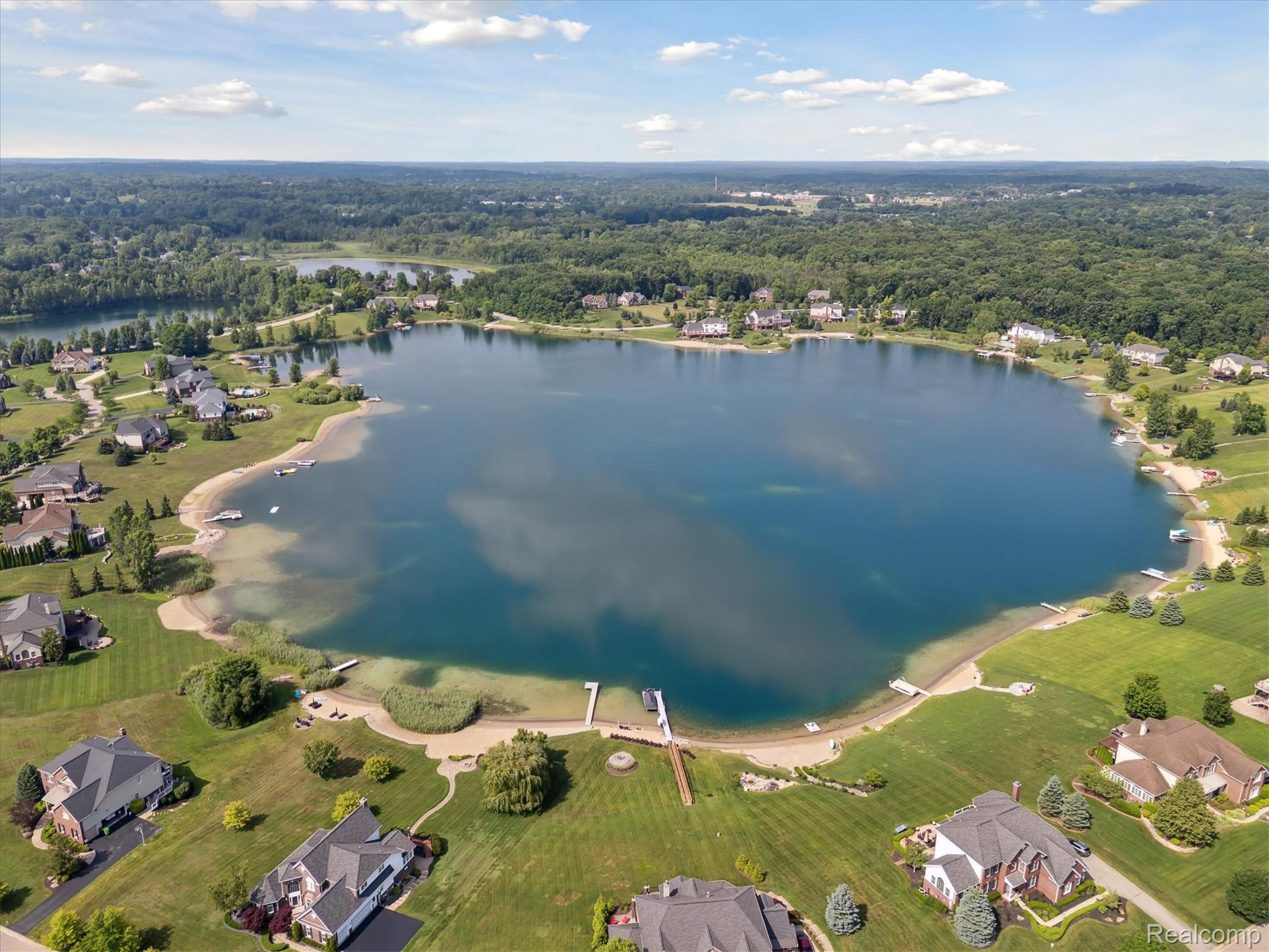 2451 Woodridge Court