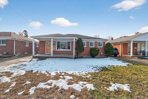 11214 Mae Avenue Warren City MI 48089