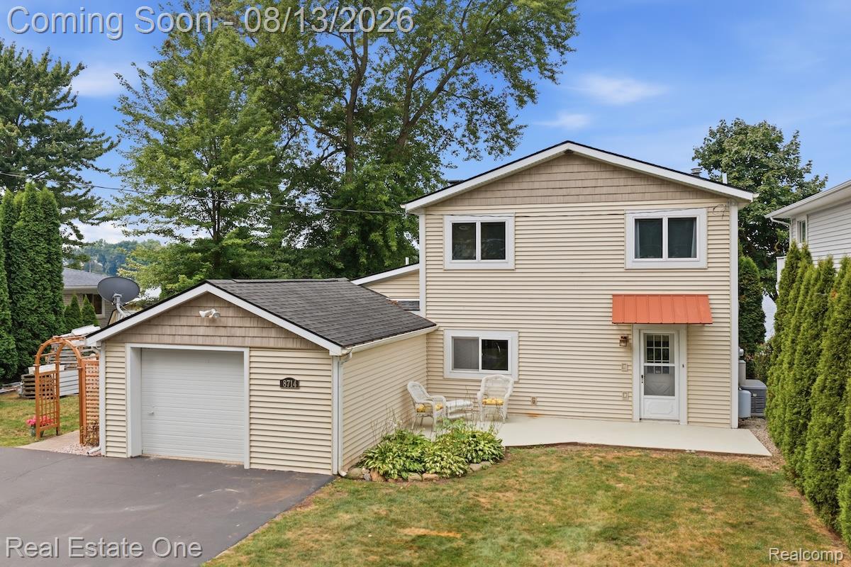 8714 Rushside Drive