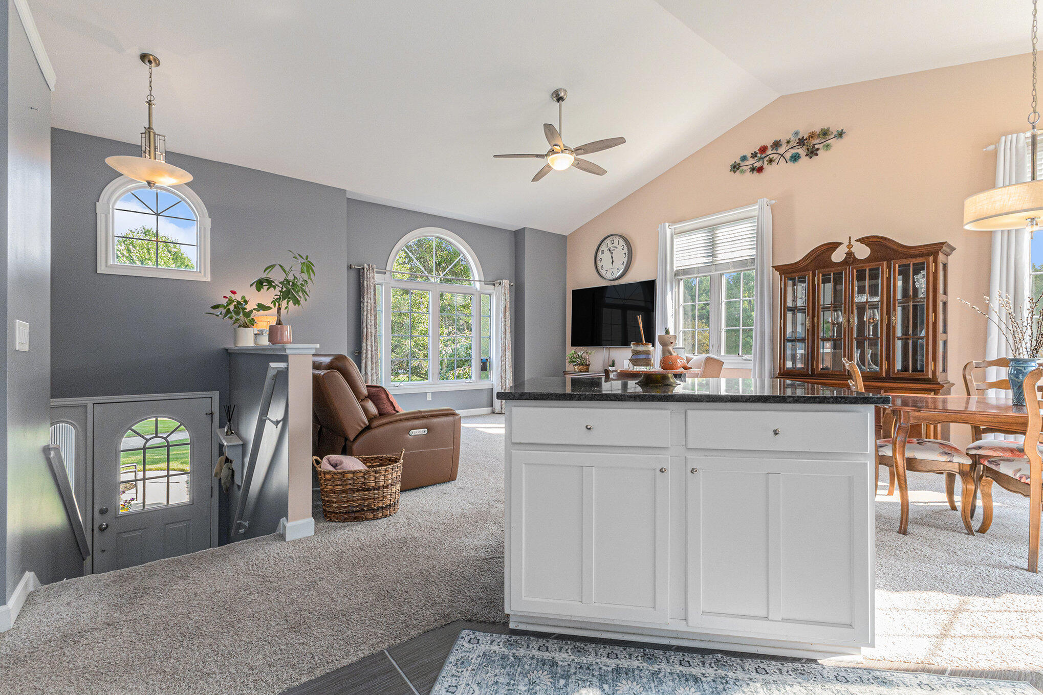 7091 Pine Oak Lane
