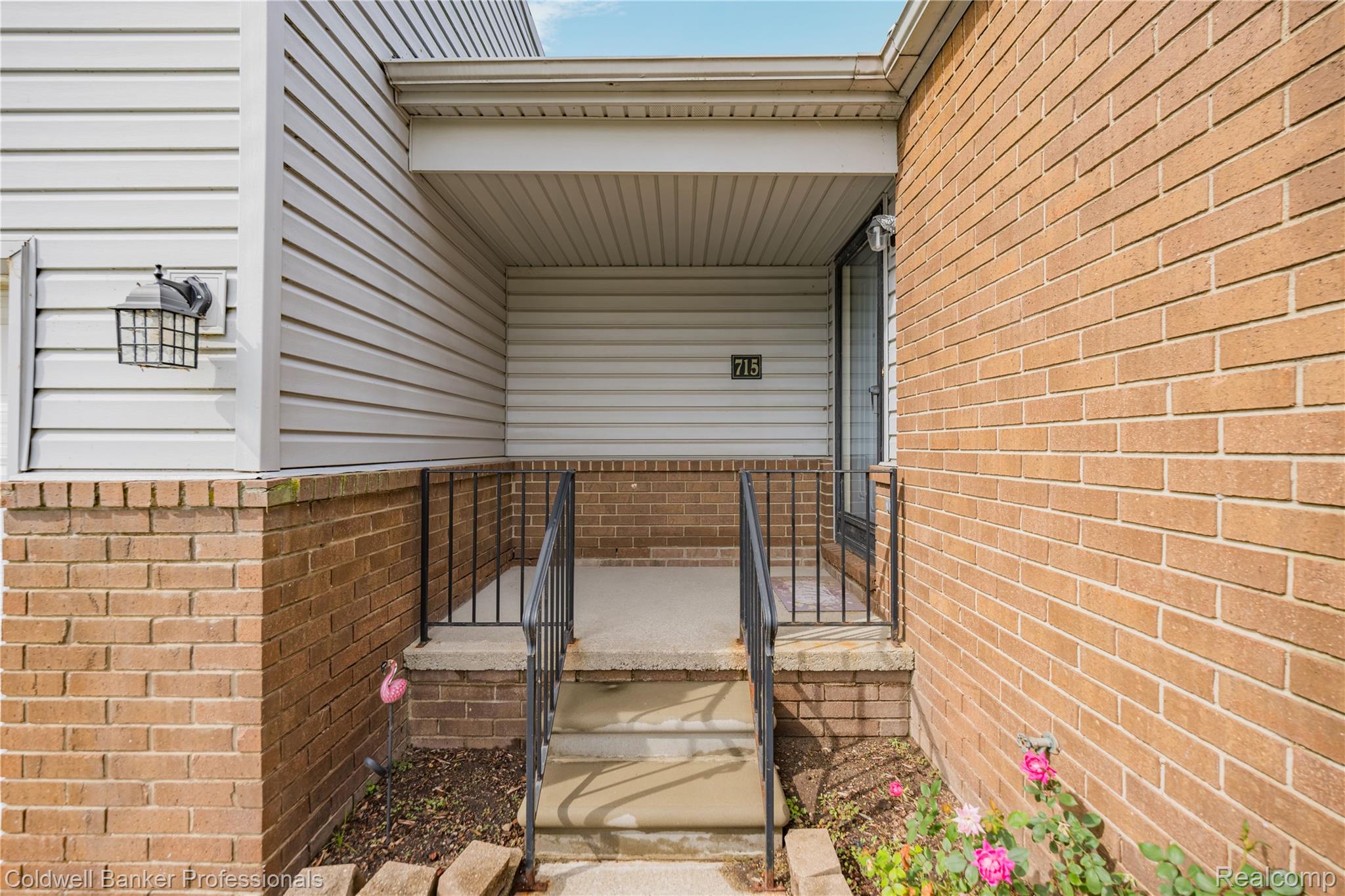 715 Claire Pointe Court E