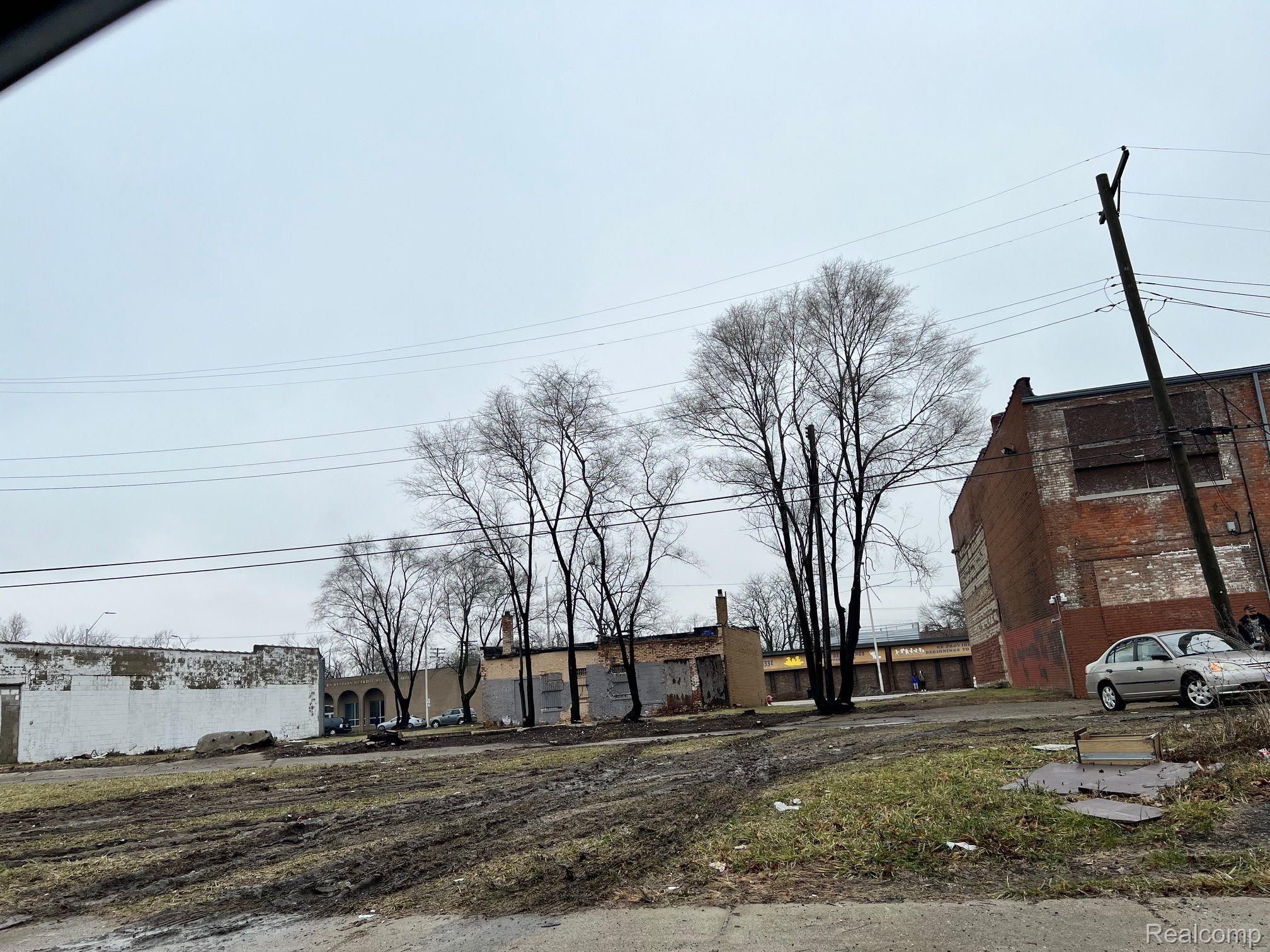 Photo 1 of 2 — 9650 W JEFFRIES Freeway, Detroit City, MI 48204