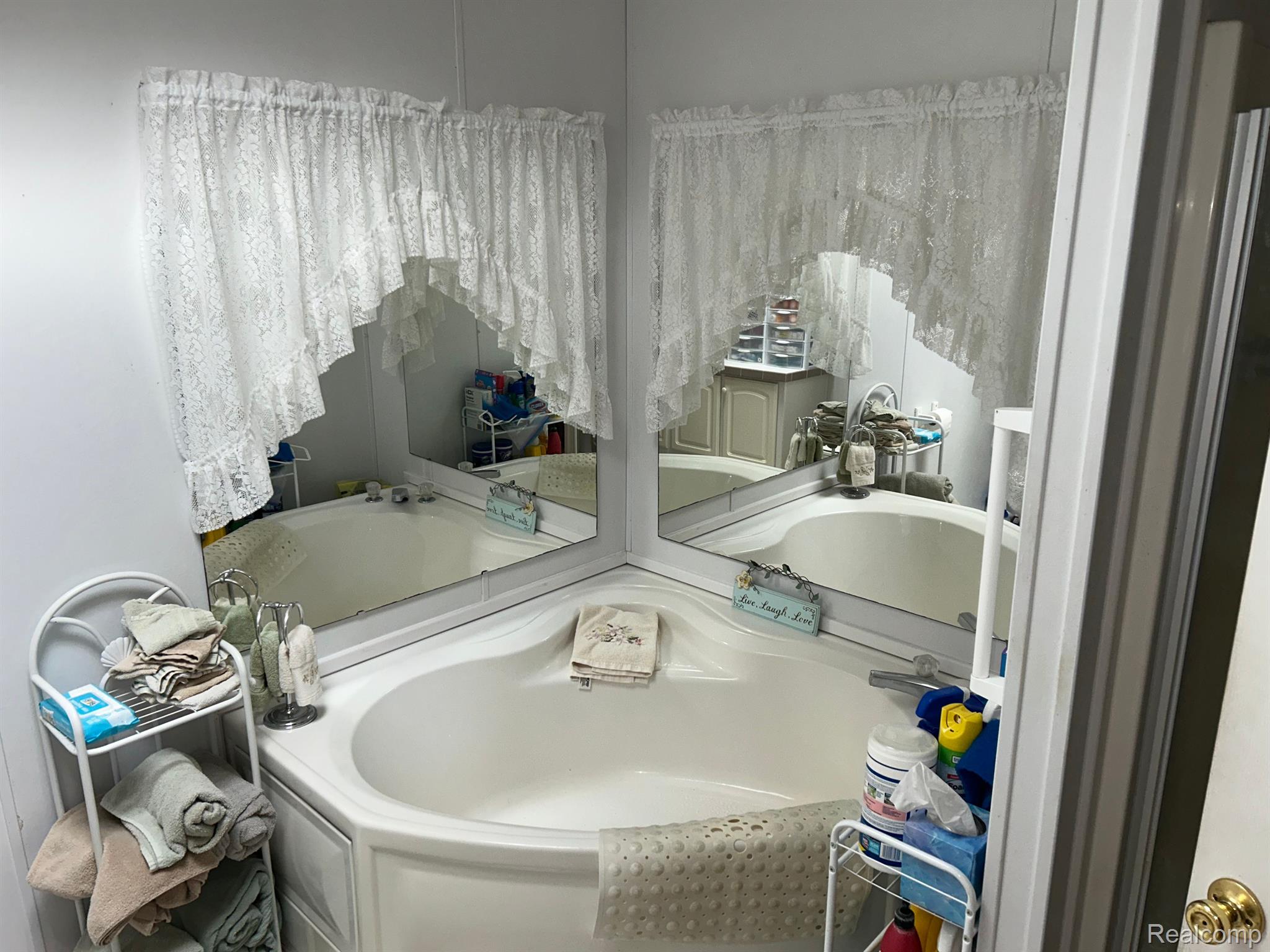 Oxford Charter Township Oakland, Michigan 48371, United States, 3 Bedrooms Bedrooms, ,2 BathroomsBathrooms,Residential,Active,115841