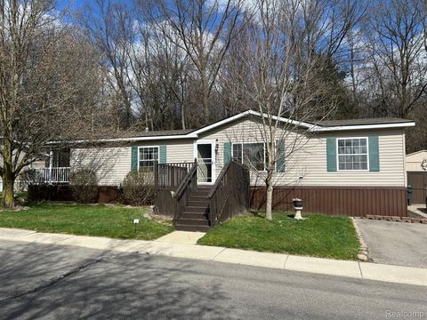 326 Basket Branch Oxford Charter Township MI 48371