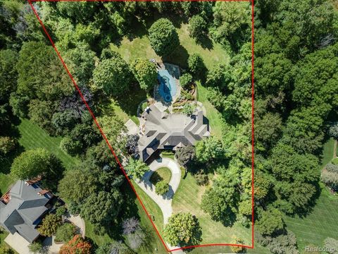 630 Sheldon Court Rochester City MI 48306