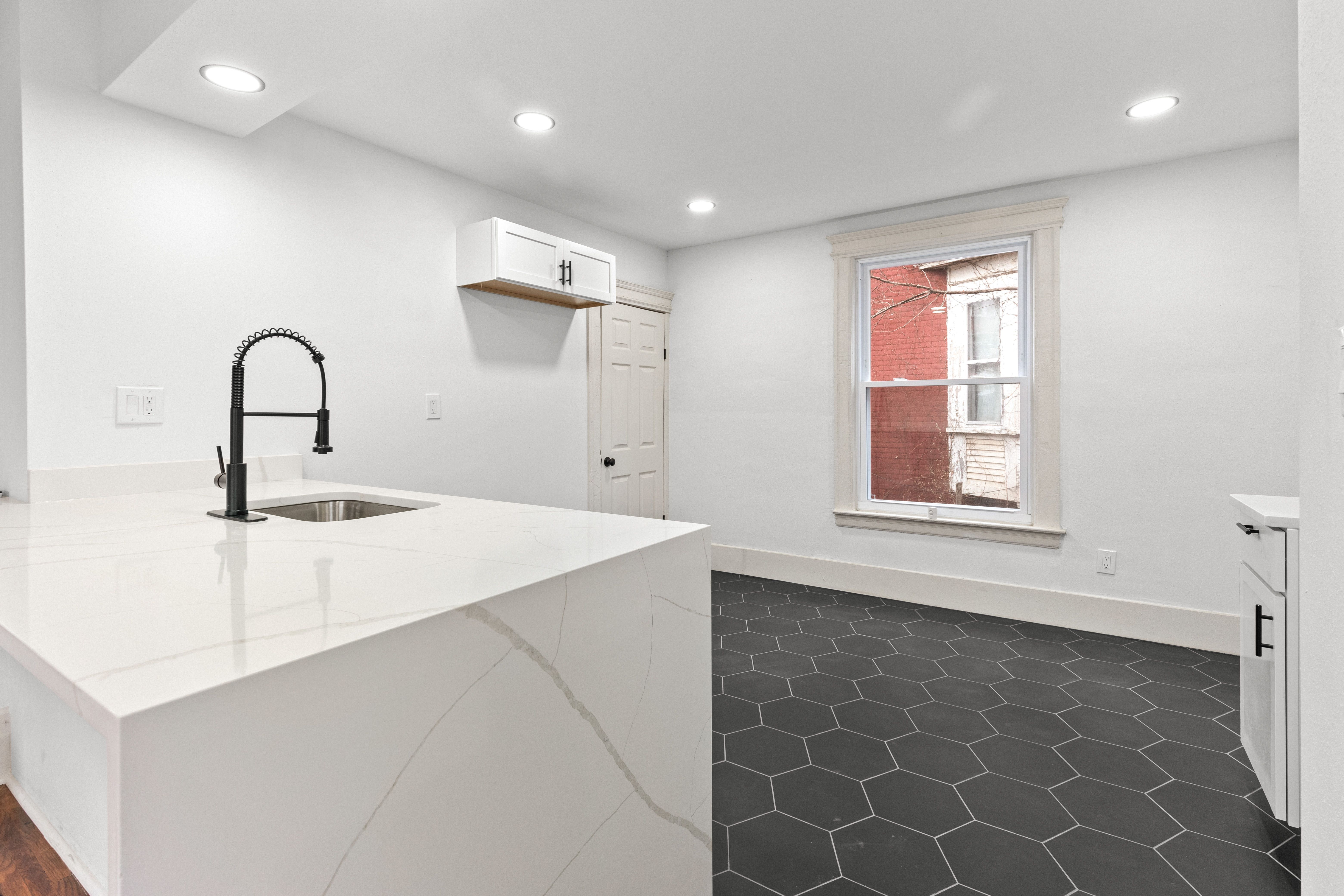 Detroit, Michigan 48207, United States, 3 Bedrooms Bedrooms, ,2 BathroomsBathrooms,Residential,Active,81305