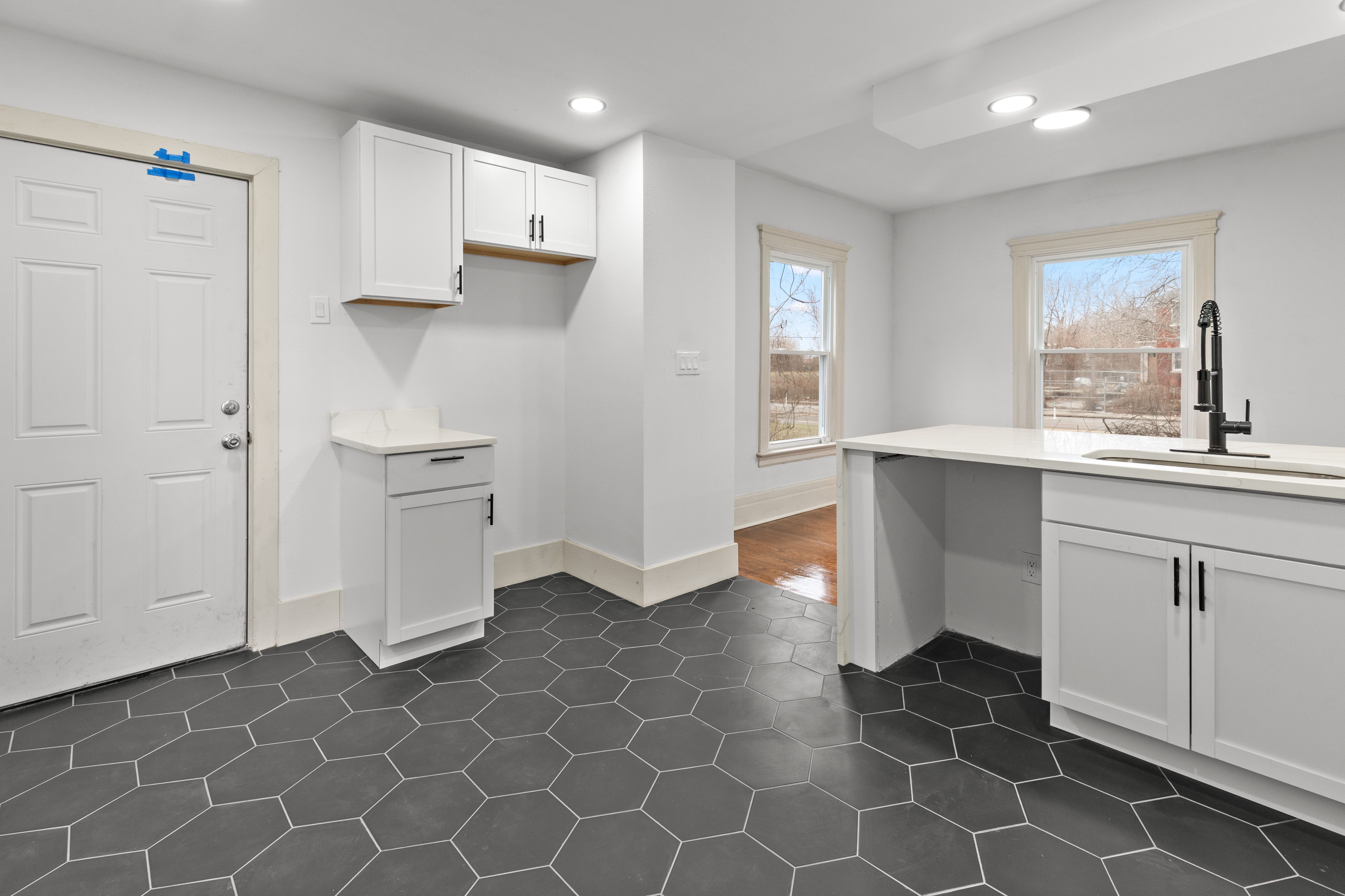 Detroit, Michigan 48207, United States, 3 Bedrooms Bedrooms, ,2 BathroomsBathrooms,Residential,Active,81305