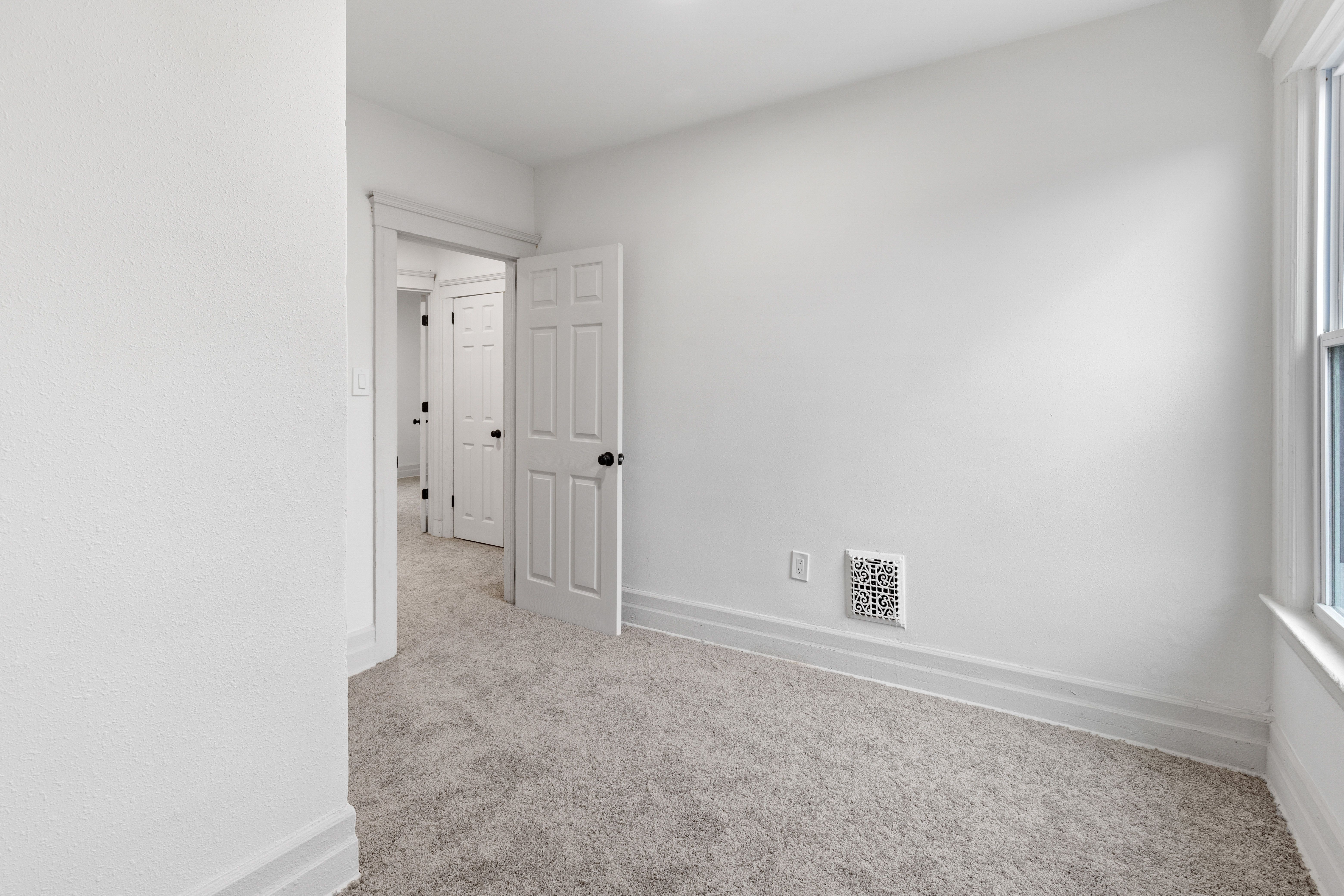 Detroit, Michigan 48207, United States, 3 Bedrooms Bedrooms, ,2 BathroomsBathrooms,Residential,Active,81305