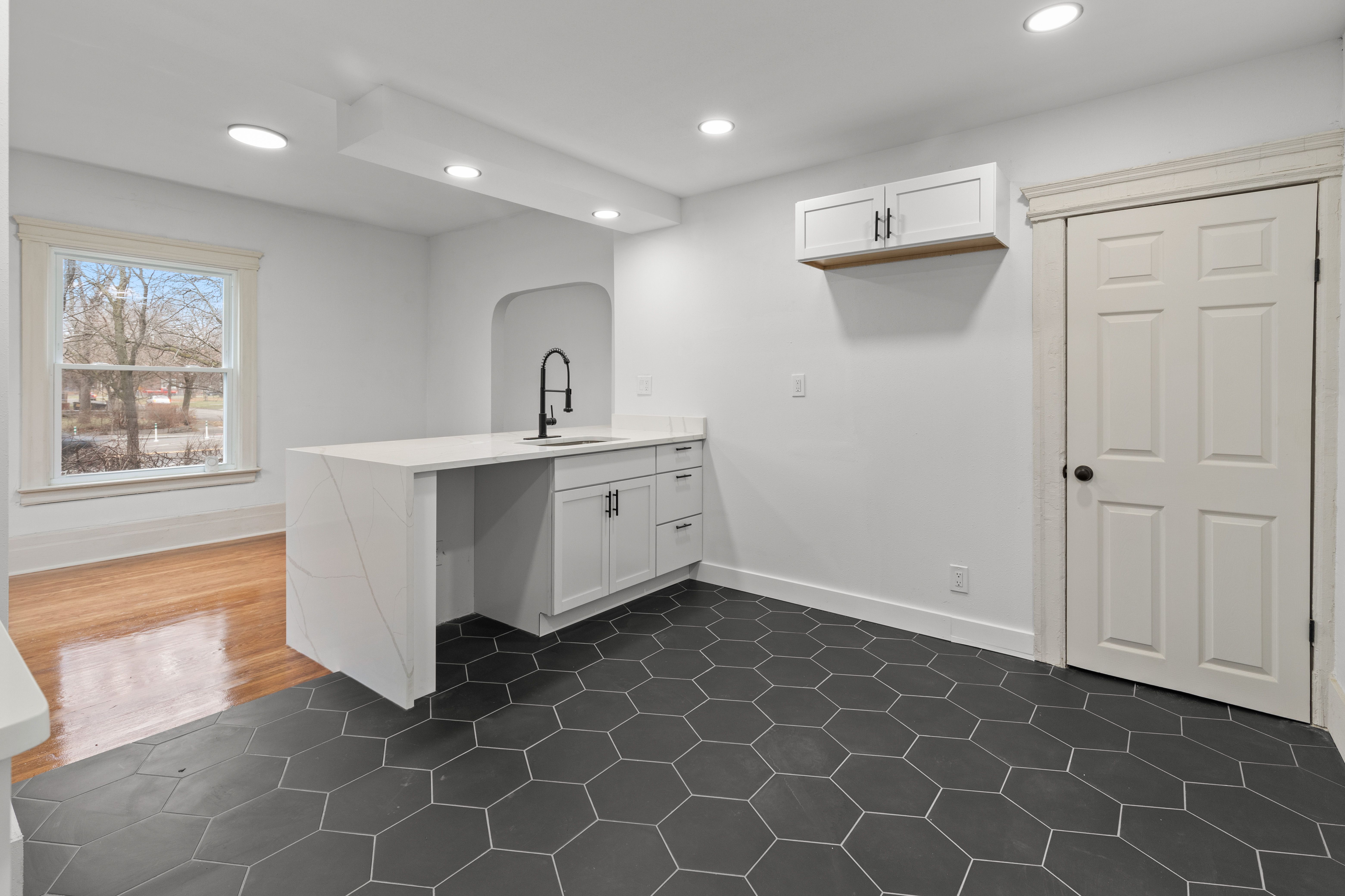 Detroit, Michigan 48207, United States, 3 Bedrooms Bedrooms, ,2 BathroomsBathrooms,Residential,Active,81305