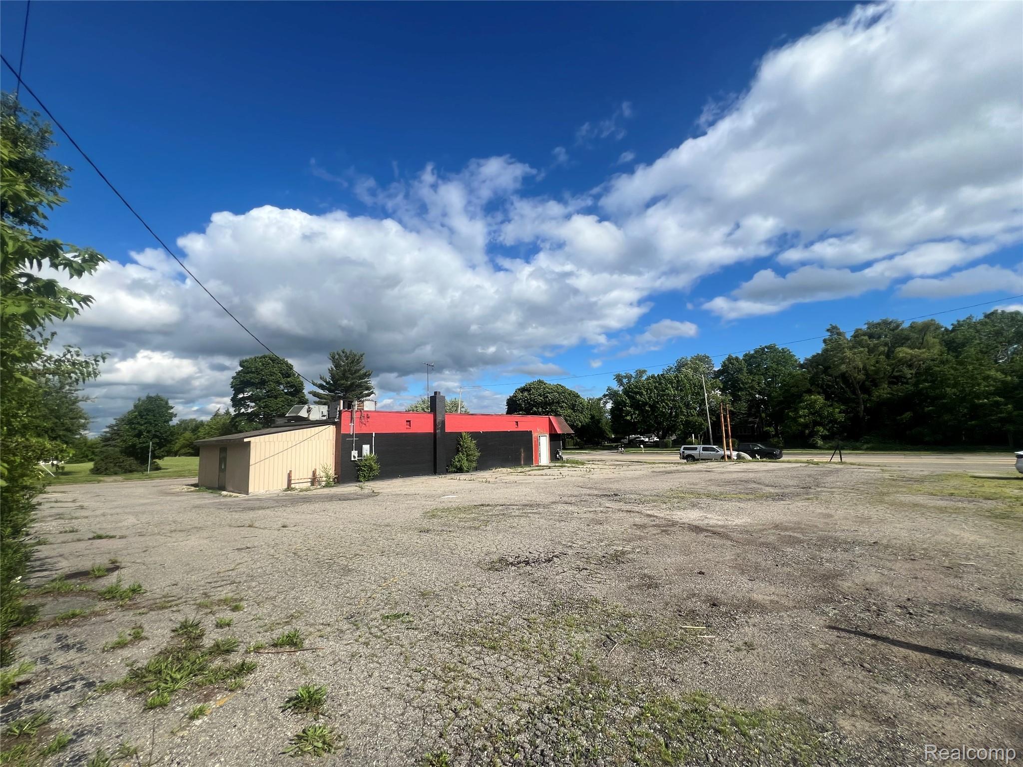 1302 W Huron St Street