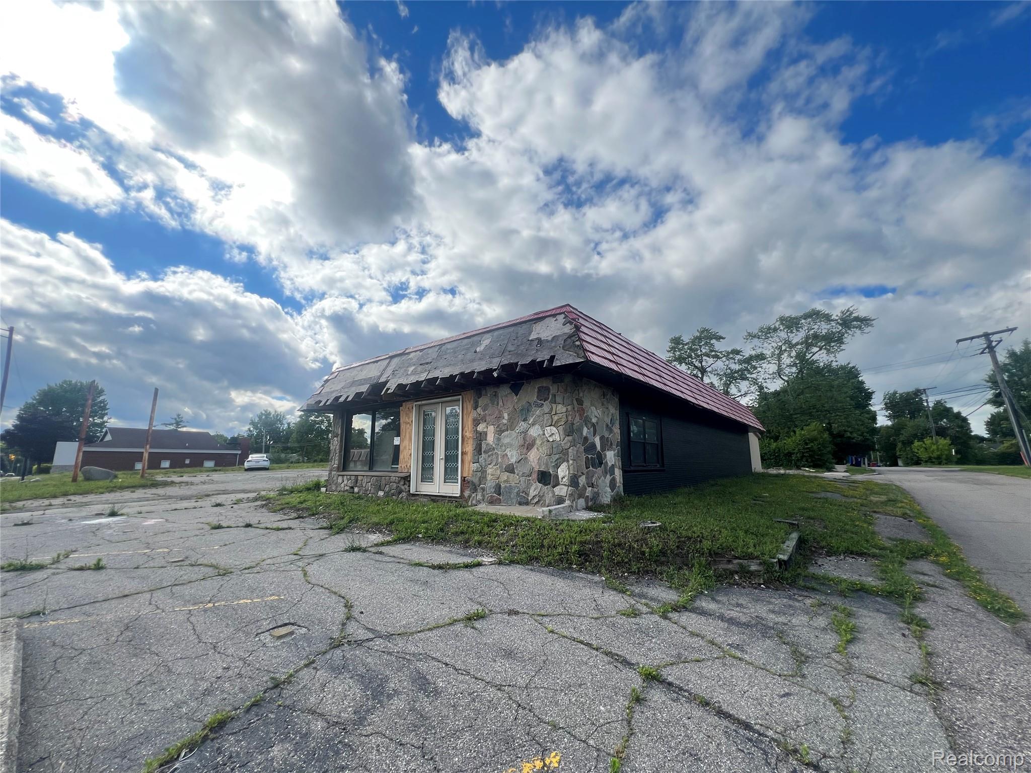 1302 W Huron St Street